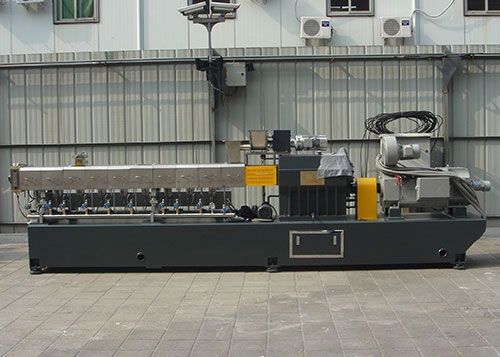 Plastic granules making machine/ Twin screw extruder